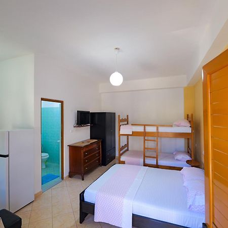 Hotel Chris Ksamil Buitenkant foto
