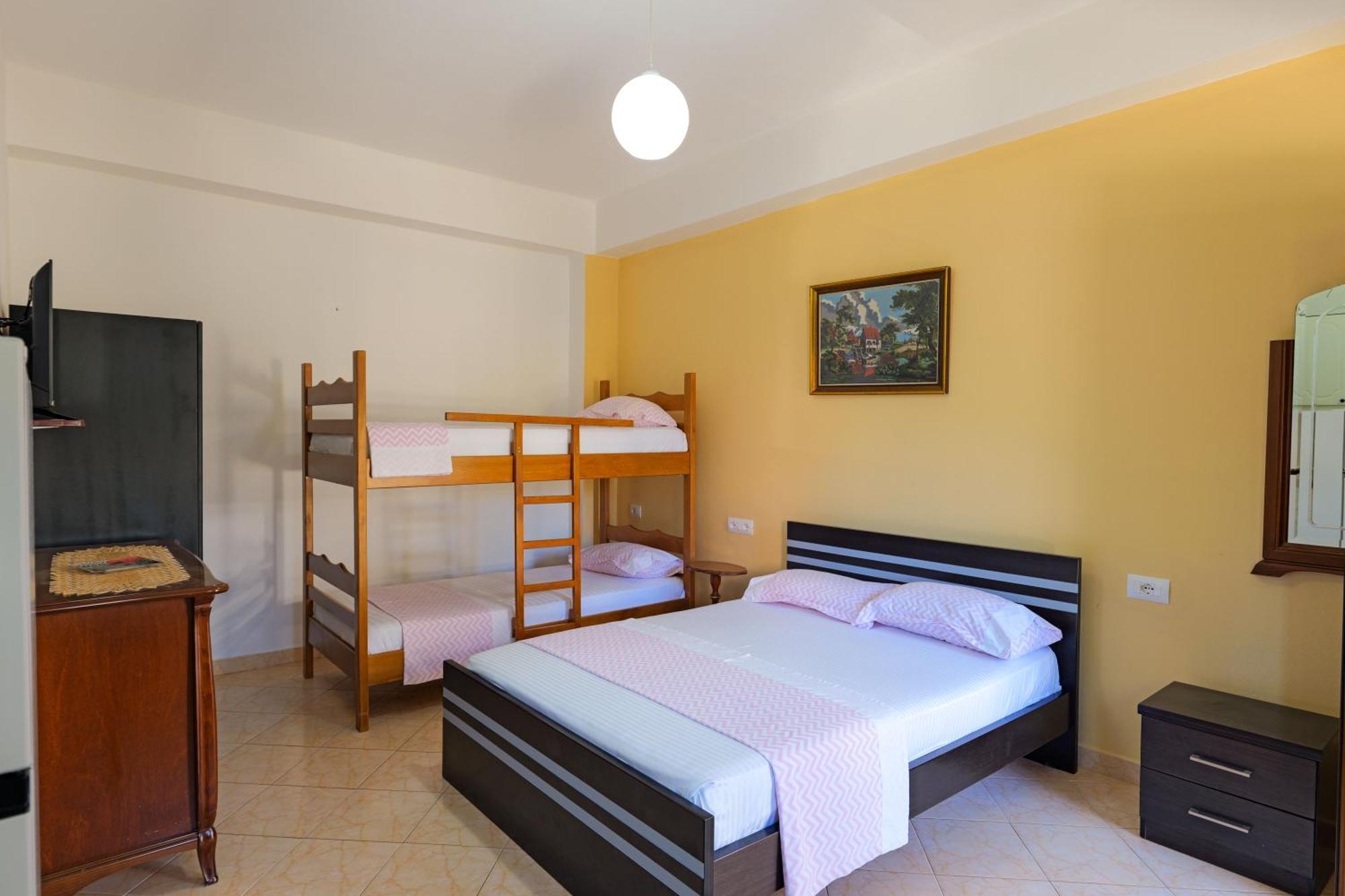 Hotel Chris Ksamil Buitenkant foto